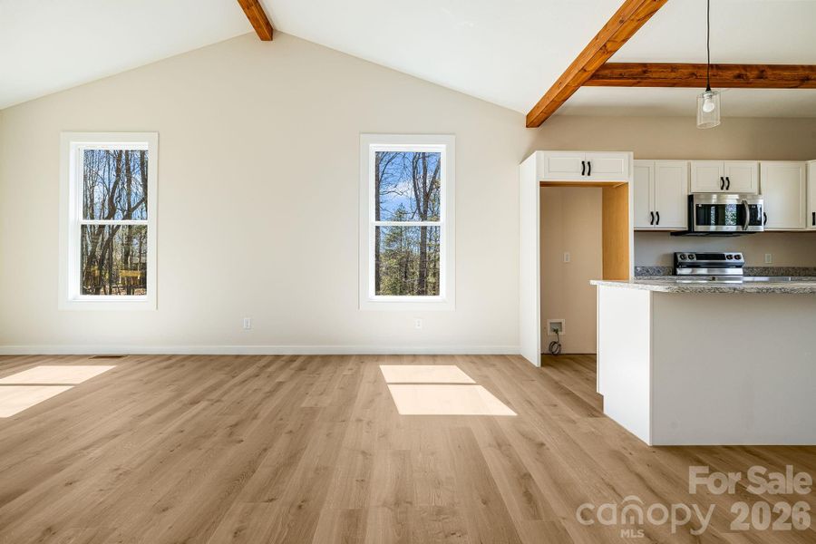 Spacious, unfurnished interior of a new home in , Alexander (Image 16).