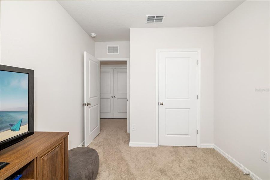 Spacious, unfurnished interior of a new home in , Bradenton (Image 24).