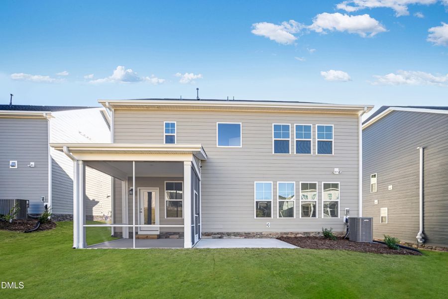 SUN_Stoneriver_Pic_EastmanIII_Back_1of1