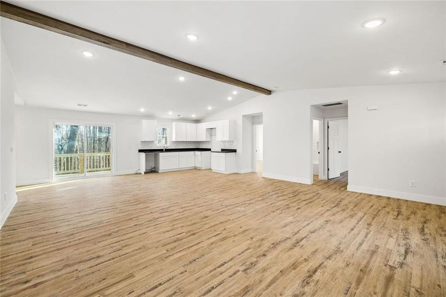 Spacious, unfurnished interior of a new home in , Gainesville (Image 8).