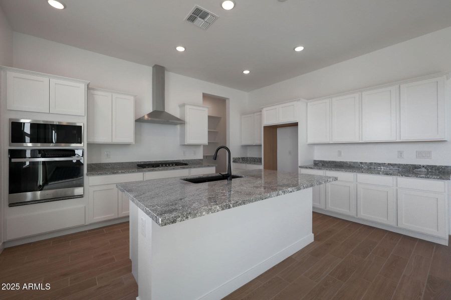 PHX_Landmarke_Lot 1188_redwood_333_kitch