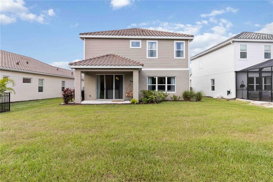 Exterior details and patio area of a home in , Sarasota (Image 18).
