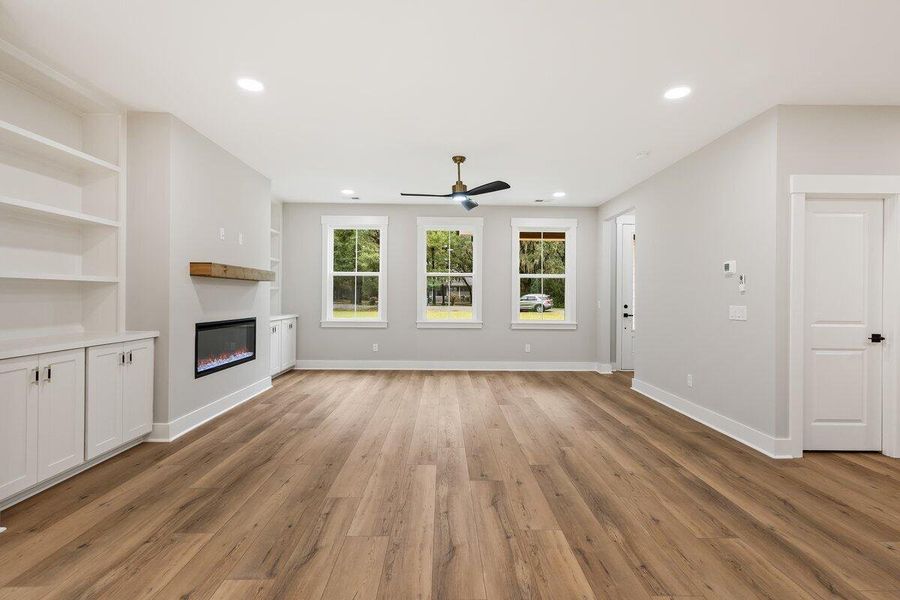 Spacious, unfurnished interior of a new home in , Ravenel (Image 24).