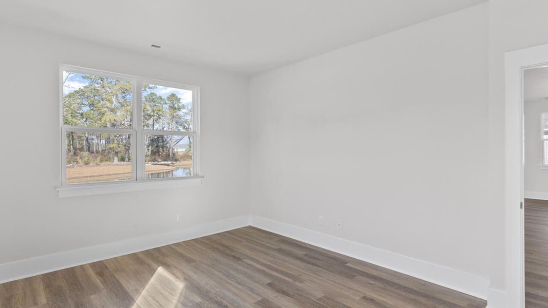 Spacious, unfurnished interior of a new home in Rolling Hills, Bolivia (Image 19).
