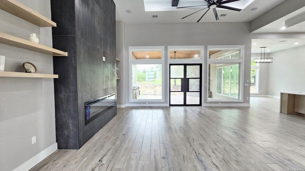 Spacious, unfurnished interior of a new home in , New Braunfels (Image 26).