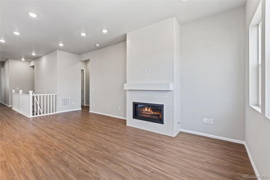 Spacious, unfurnished interior of a new home in , Golden (Image 46).