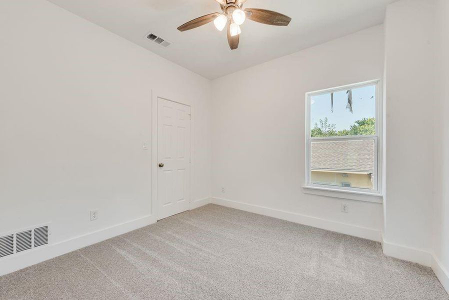 Spacious, unfurnished interior of a new home in , Dallas (Image 13).
