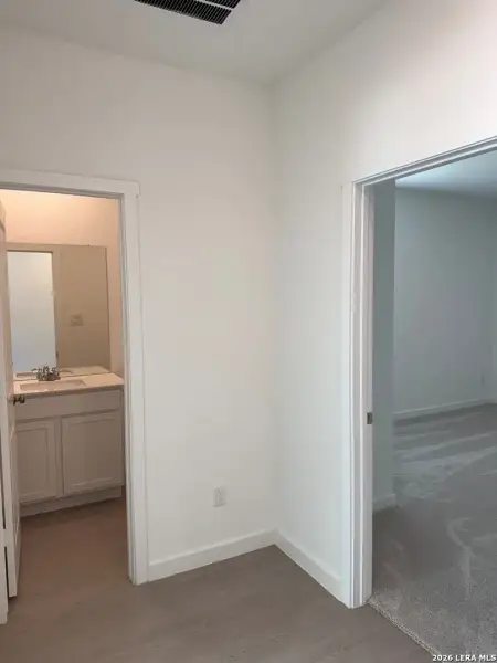 Spacious, unfurnished interior of a new home in Rose Valley, Converse (Image 18).