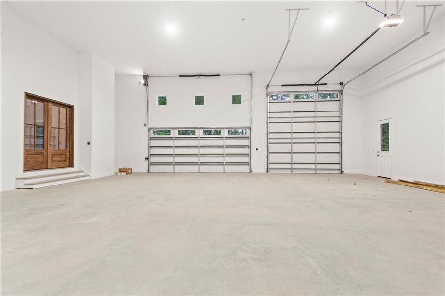 Spacious, unfurnished interior of a new home in , Carrollton (Image 20).