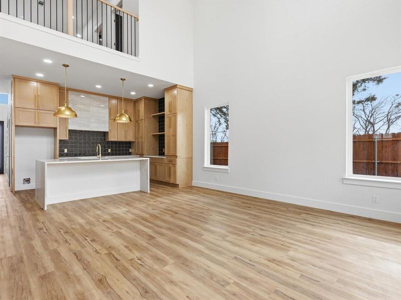 Spacious, unfurnished interior of a new home in , Dallas (Image 16).