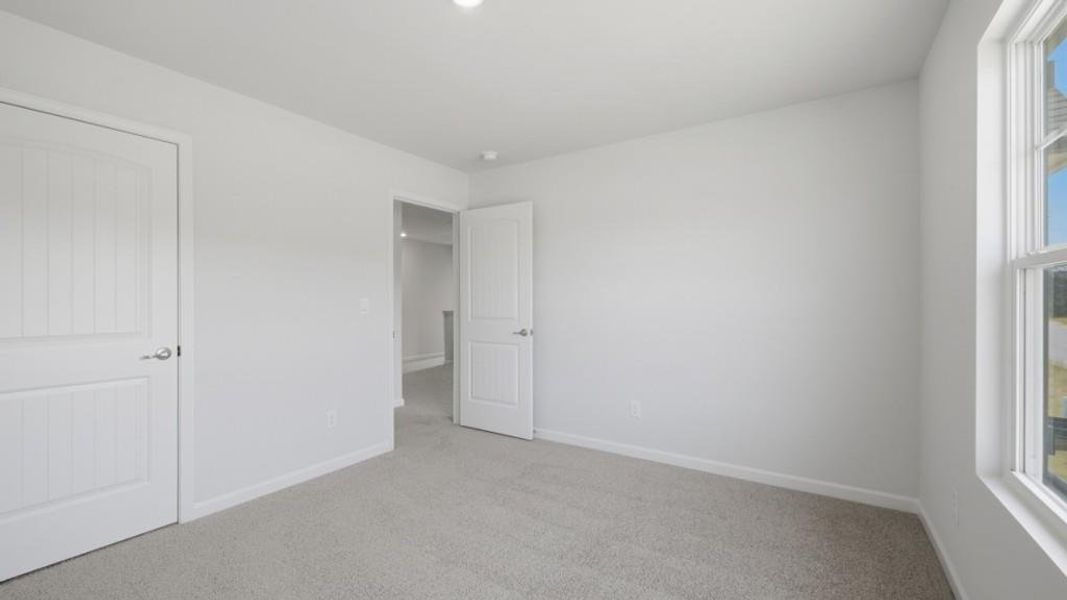 Spacious, unfurnished interior of a new home in Fairway 17 at Mirror Lake, Villa Rica (Image 28).