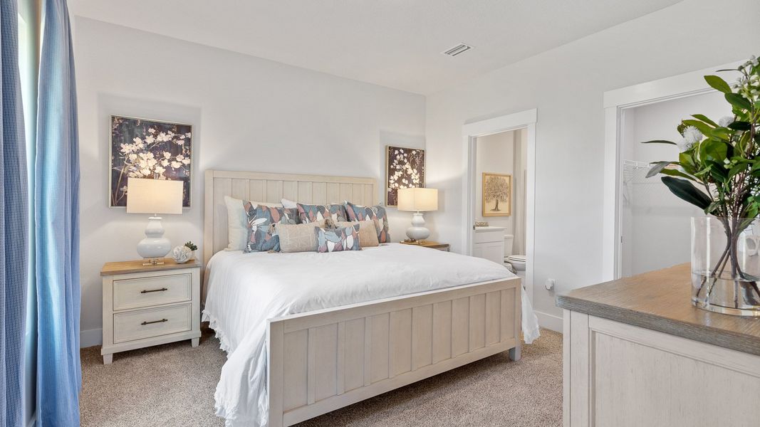 Furnished interior view inside a new home in Colonial East, Panama City Beach (Image 12).