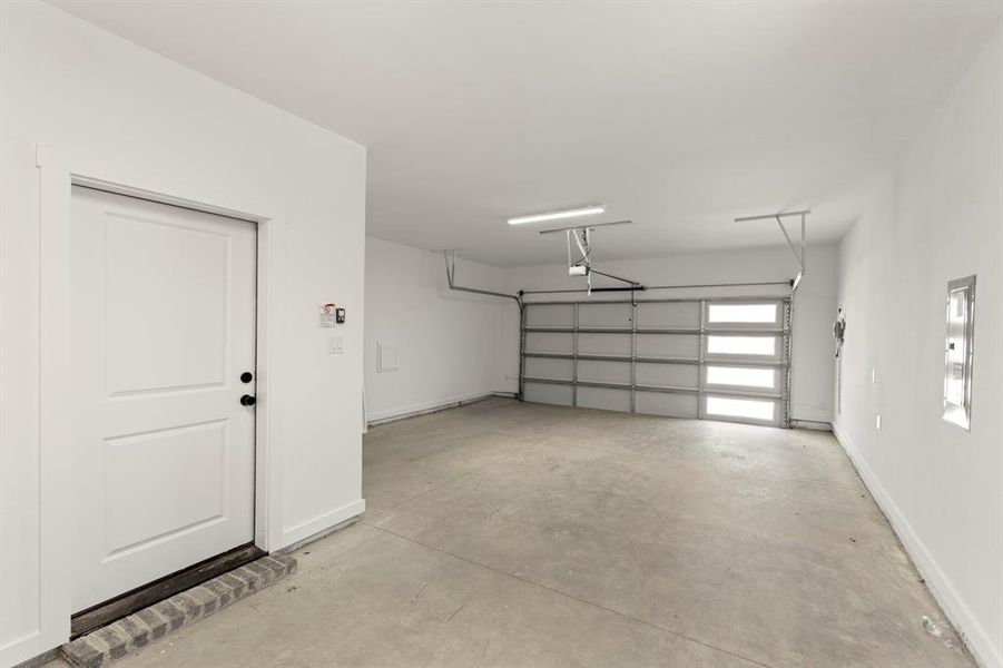 21. 515 Sherwood - Garage