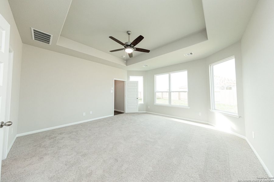 Spacious, unfurnished interior of a new home in Cinco Lakes, San Antonio (Image 16). Spacious, unfurnished interior of a new home in Cinco Lakes, San Antonio (Image 16).