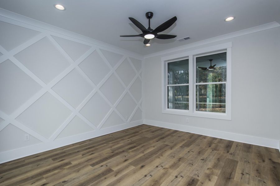 Spacious, unfurnished interior of a new home in , Chapin (Image 49).