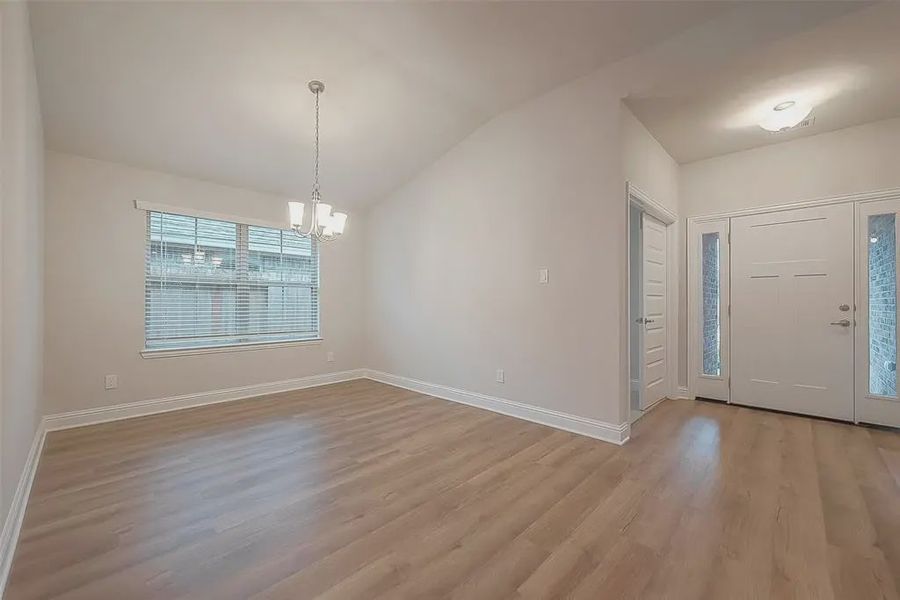 Spacious, unfurnished interior of a new home in Bayou Maison, Dickinson (Image 12).