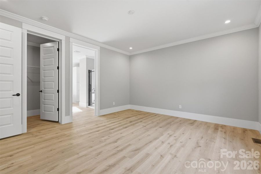 Spacious, unfurnished interior of a new home in , Taylorsville (Image 16).
