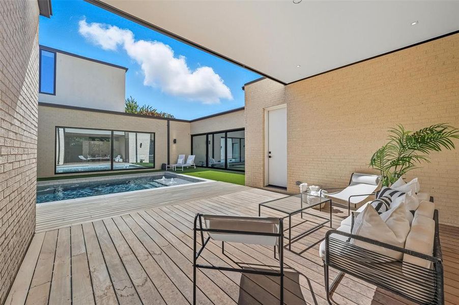Exterior details and patio area of a home in , Dallas (Image 23).
