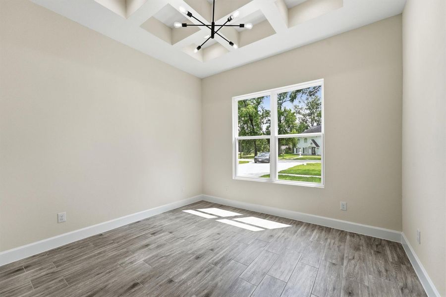 Spacious, unfurnished interior of a new home in , Roman Forest (Image 17).
