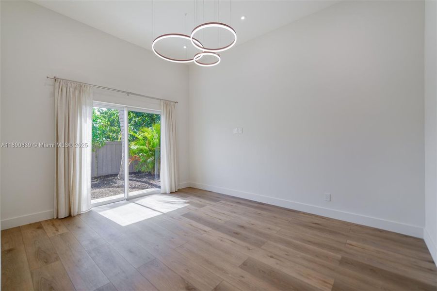 Spacious, unfurnished interior of a new home in , Hallandale Beach (Image 14).