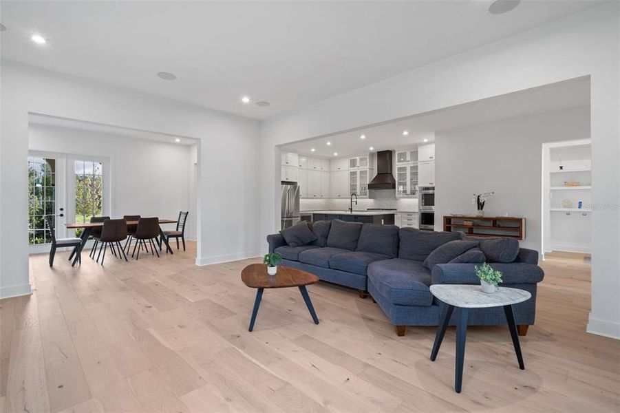 Furnished interior view inside a new home in Celebration - Island Village, Celebration (Image 40).