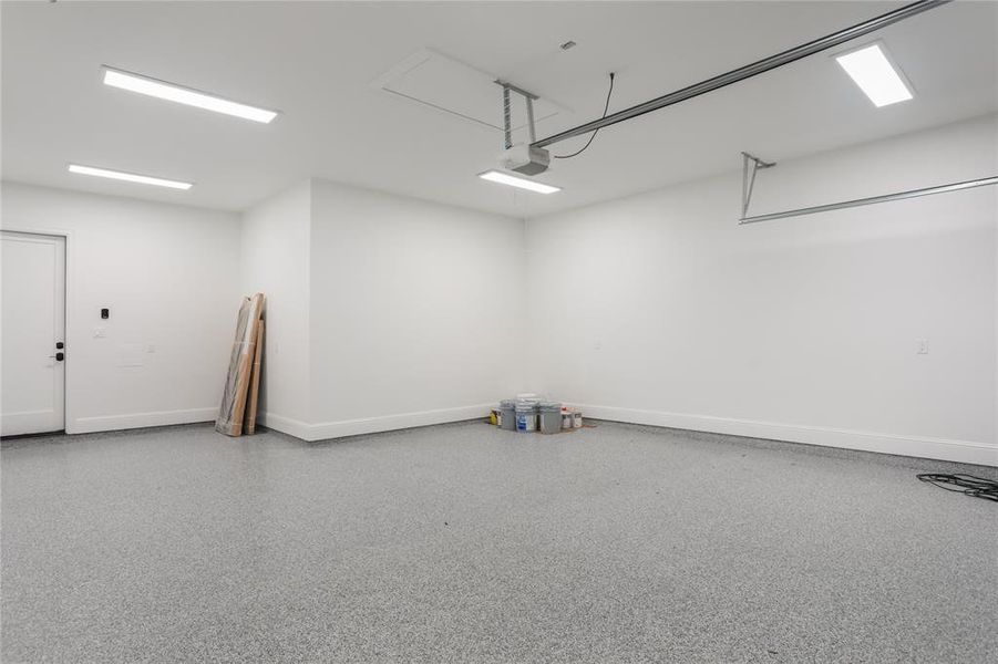 Spacious, unfurnished interior of a new home in , Richardson (Image 34).