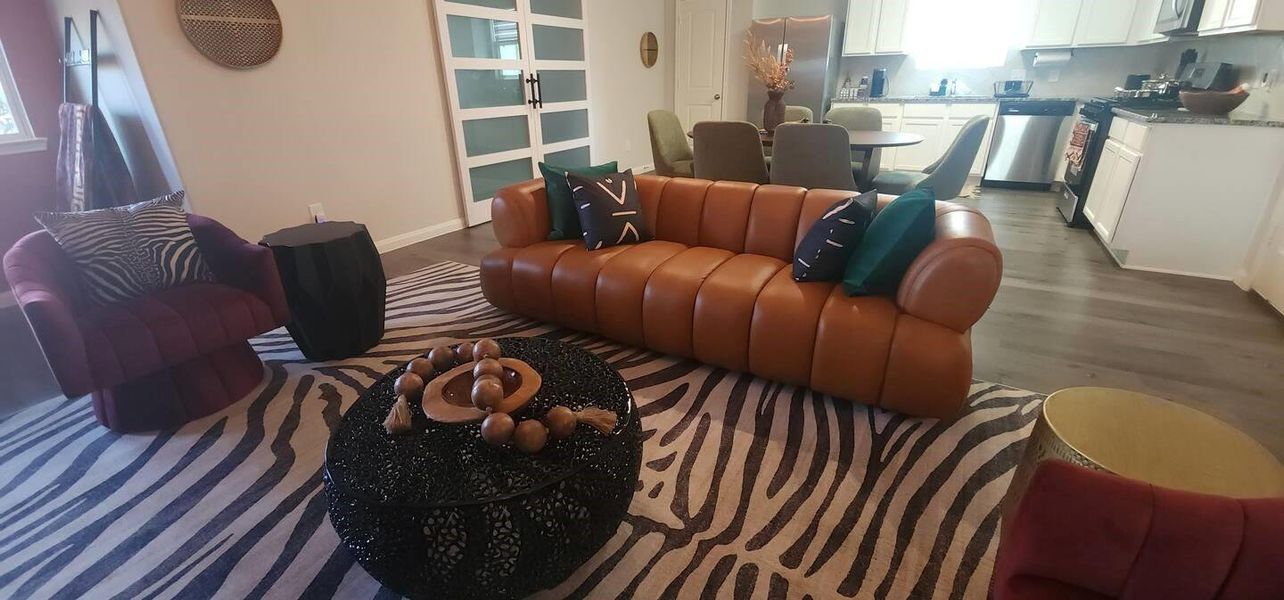 Furnished interior view inside a new home in Imperial Heights, Houston (Image 16). Furnished interior view inside a new home in Imperial Heights, Houston (Image 16).