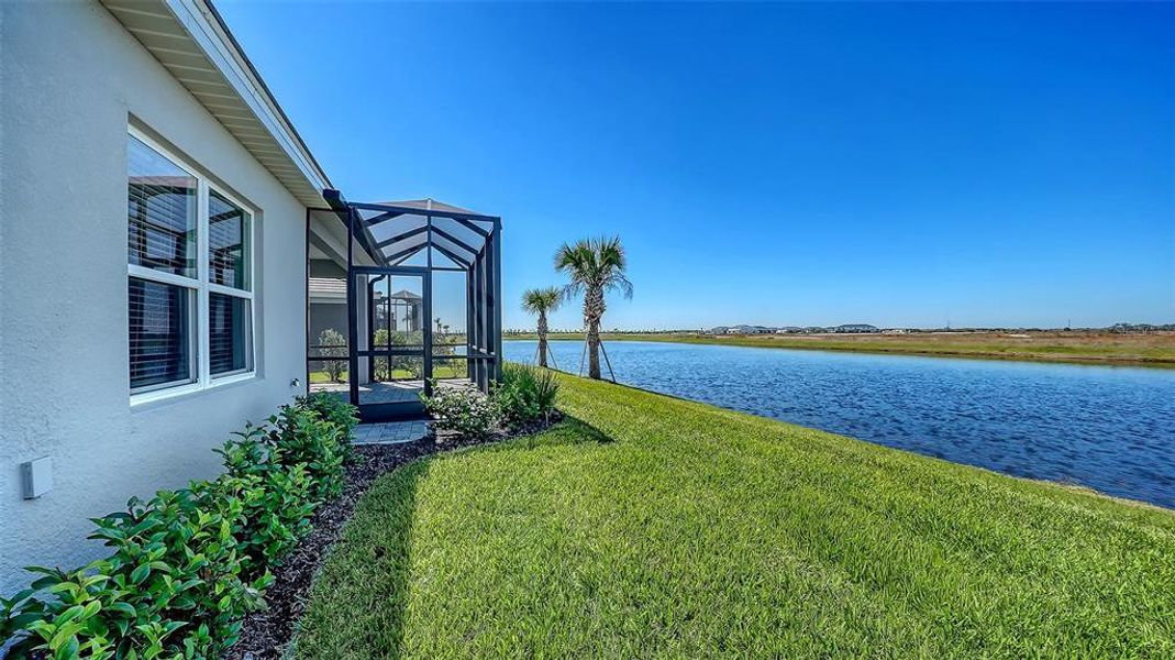 Exterior details and patio area of a home in Palm Grove, Lakewood Ranch (Image 25).