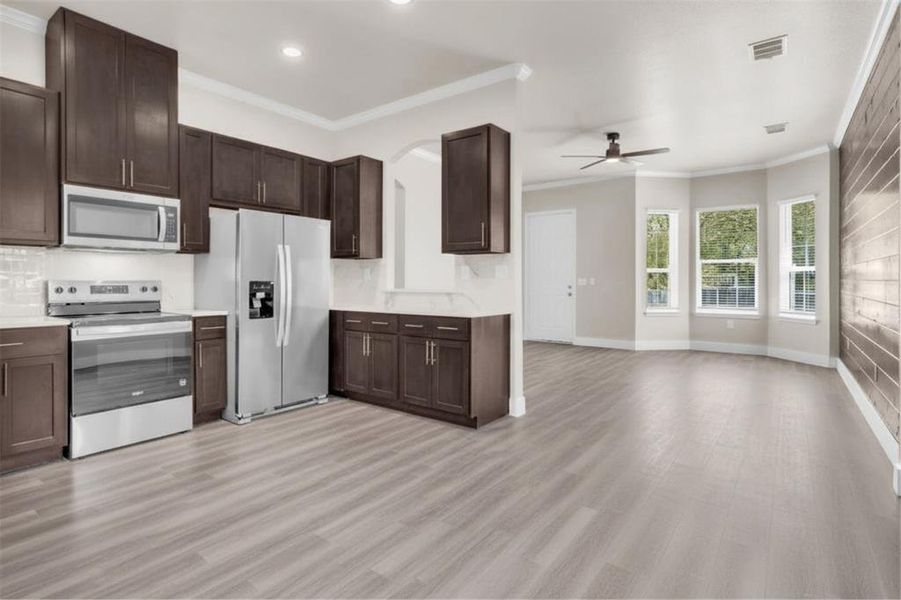 Open and airy floorplan with all the extras