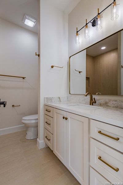 Furnished interior view inside a new home in , Eagle Pass (Image 12).
