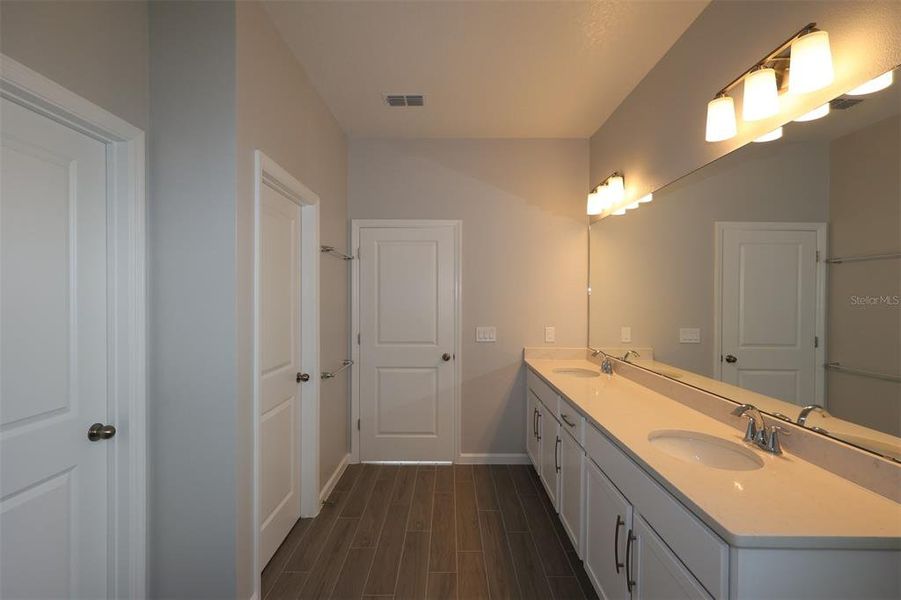Furnished interior view inside a new home in Bay Lake Farms, St. Cloud (Image 6).
