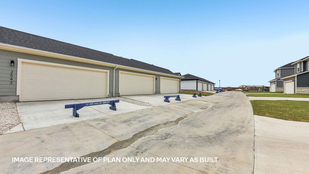 Exterior details and patio area of a home in Avery Centre, Round Rock (Image 29).