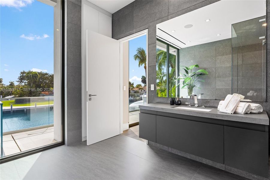 Furnished interior view inside a new home in , Fort Lauderdale (Image 35).