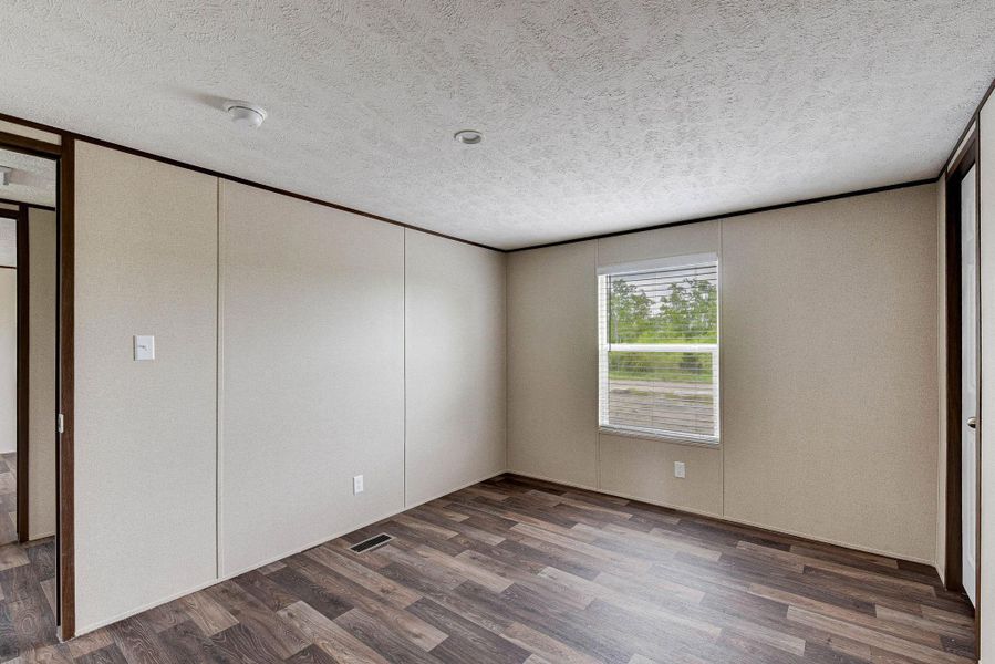 Spacious, unfurnished interior of a new home in , Santa Fe (Image 30).