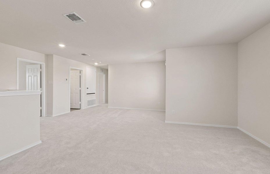 Spacious, unfurnished interior of a new home in Larson Crossing, Elgin (Image 17).