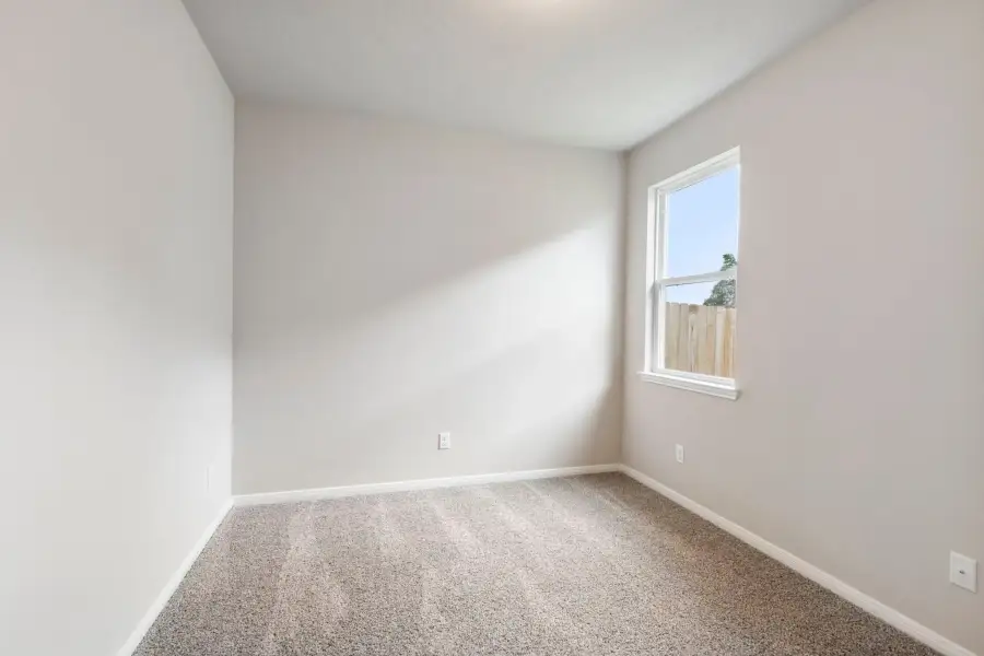 Spacious, unfurnished interior of a new home in South Pointe, Temple (Image 9).
