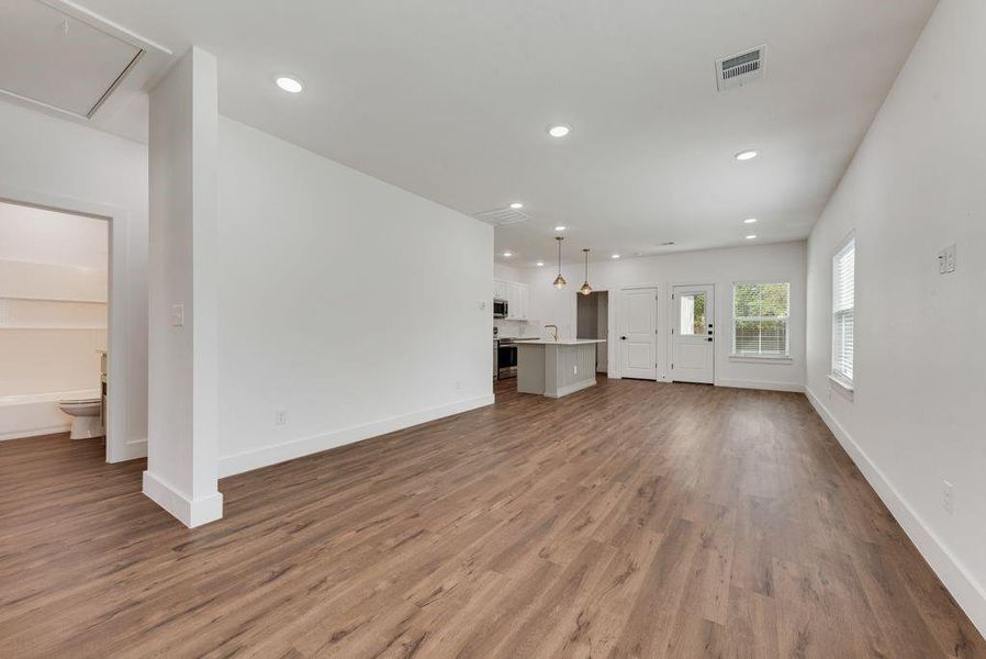 Spacious, unfurnished interior of a new home in , Bonham (Image 11).