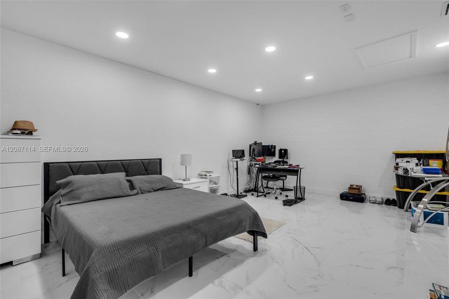 Furnished interior view inside a new home in , Ocala (Image 19).