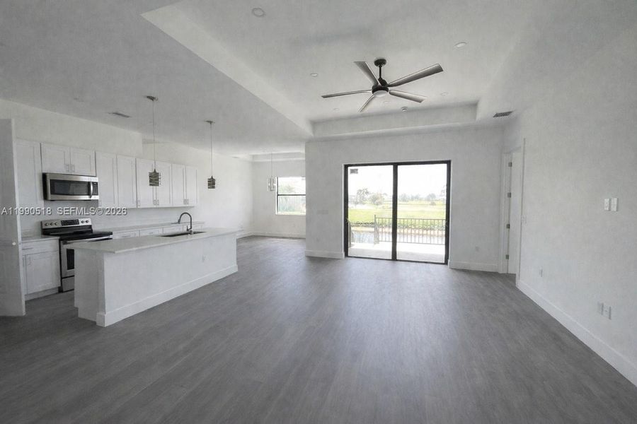 Spacious, unfurnished interior of a new home in , Punta Gorda (Image 25). Spacious, unfurnished interior of a new home in , Punta Gorda (Image 25).