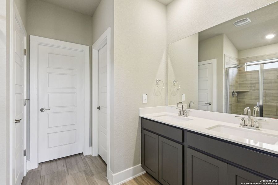 Furnished interior view inside a new home in Carmel Ranch, Schertz (Image 8). Furnished interior view inside a new home in Carmel Ranch, Schertz (Image 8).