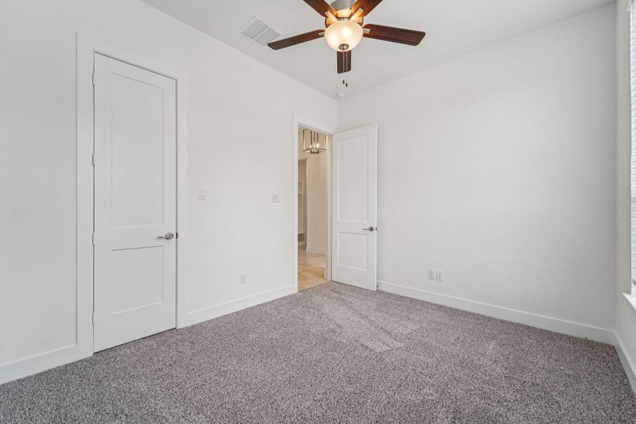 Spacious, unfurnished interior of a new home in Kresston, Montgomery (Image 21).