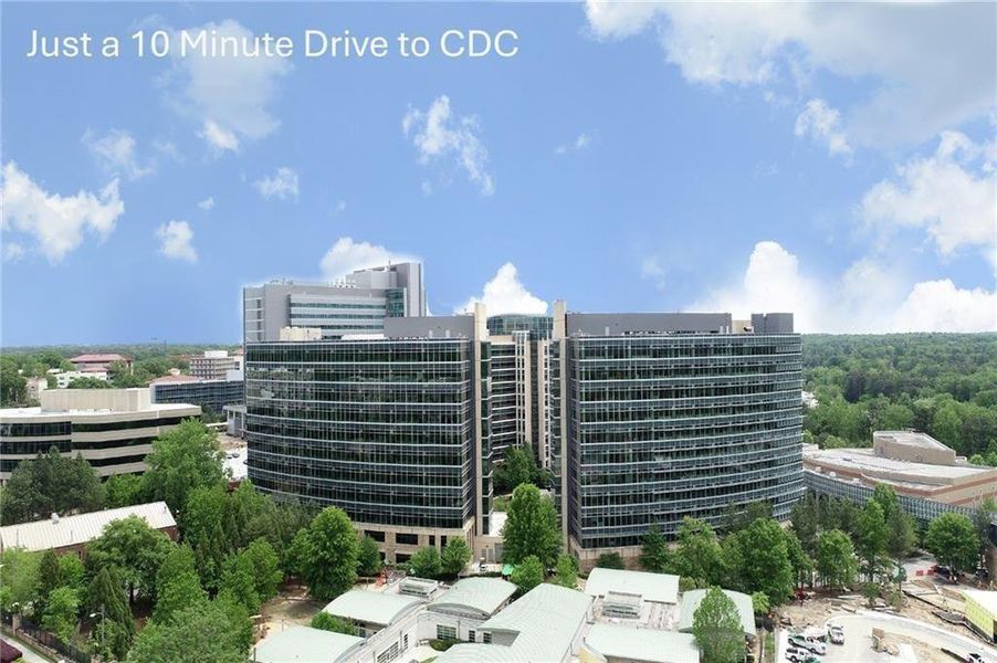 Condo located in Decatur, GA showcasing its design and architecture (Image 4).