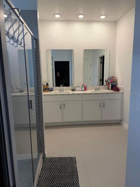 Furnished interior view inside a new home in Tohoqua, Kissimmee (Image 11).