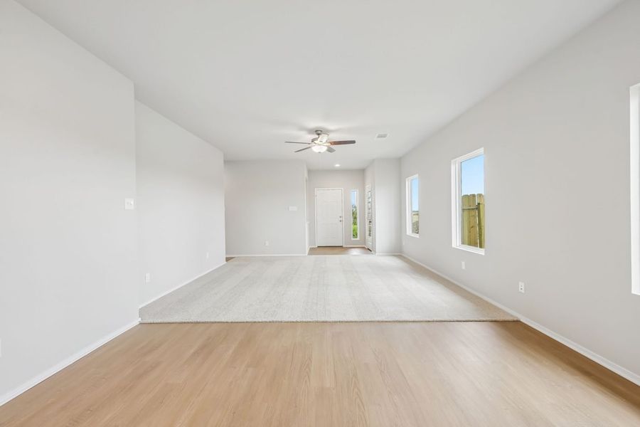 Spacious, unfurnished interior of a new home in Azalea, Pattison (Image 14).