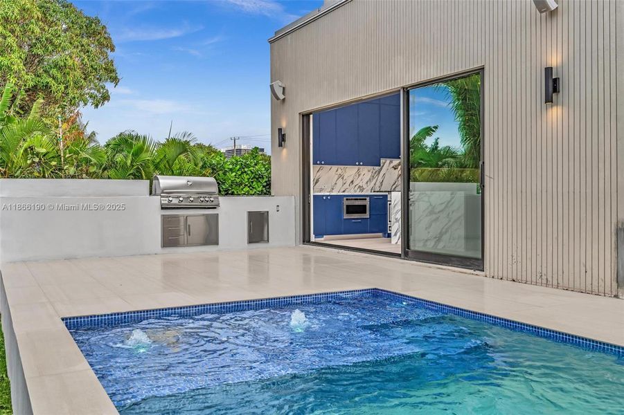 Image 33 of a home in .