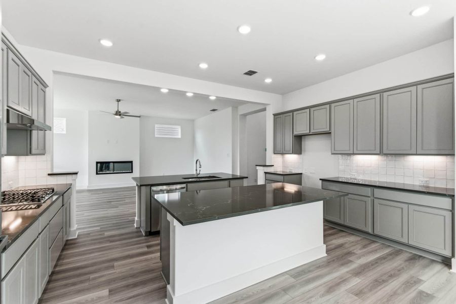 Furnished interior view inside a new home in Buffalo Crossing, Cibolo (Image 10).