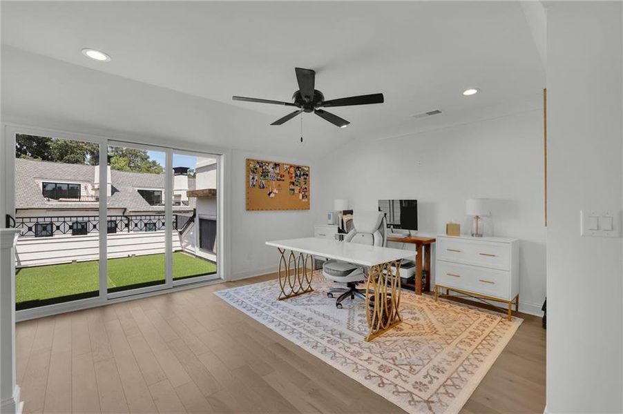 Furnished interior view inside a new home in , Alpharetta (Image 8).