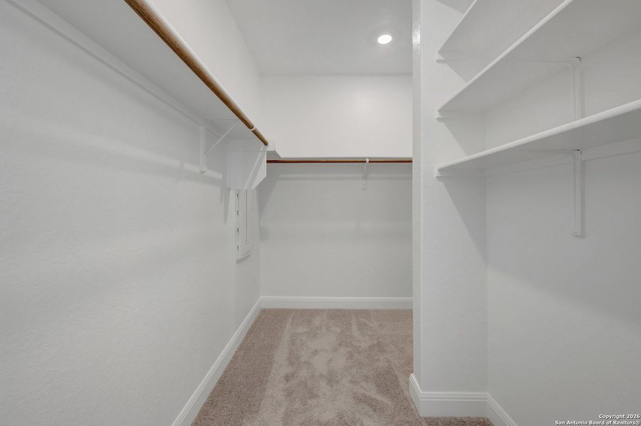 Spacious, unfurnished interior of a new home in Davis Ranch 50', San Antonio (Image 24).