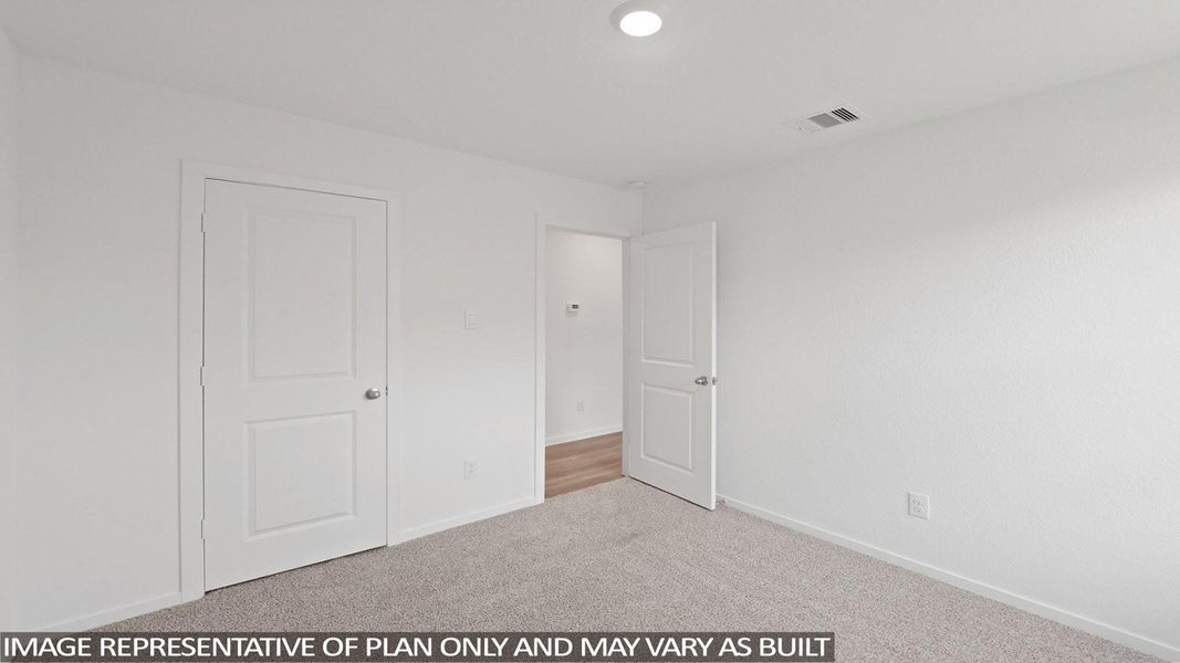 Spacious, unfurnished interior of a new home in Silverthorne, Conroe (Image 26).