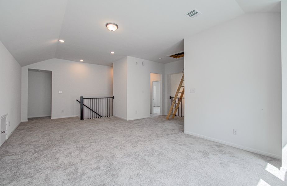 Spacious, unfurnished interior of a new home in Harmony Cove, Humble (Image 41).